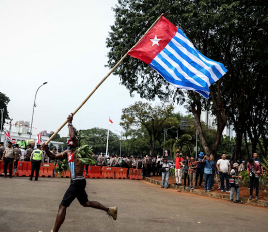 Pacific Journalism Review researcher Justito Adipresto