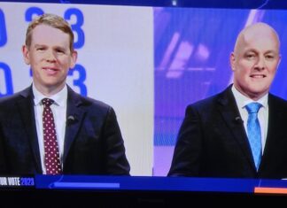 Labour leader Chris Hipkins and National's Christopher Luxon toe-to-toe in last night's first NZ election leaders debate
