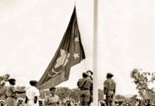 The PNG flag being raised for the first time as an independent nation on 16 September 2023