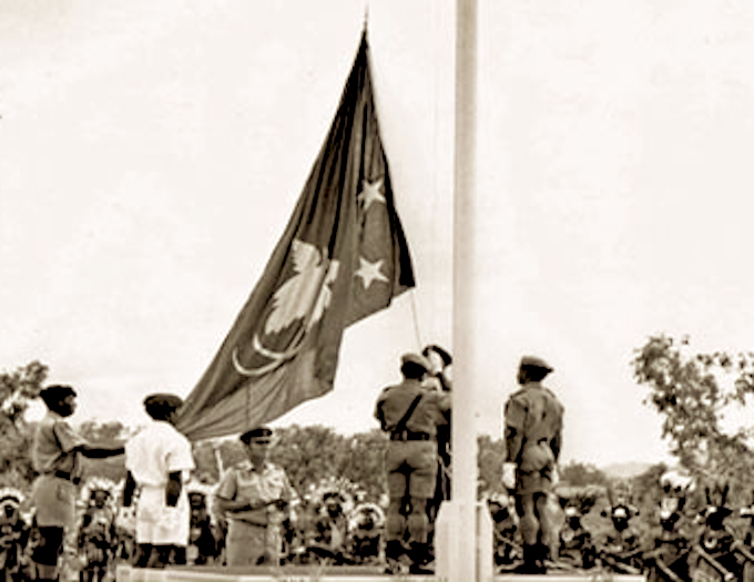 The PNG flag being raised for the first time as an independent nation on 16 September 2023