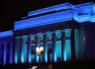 This image representing the Israeli flag colours appeared on Auckland Museum's Facebook and Instagram pages