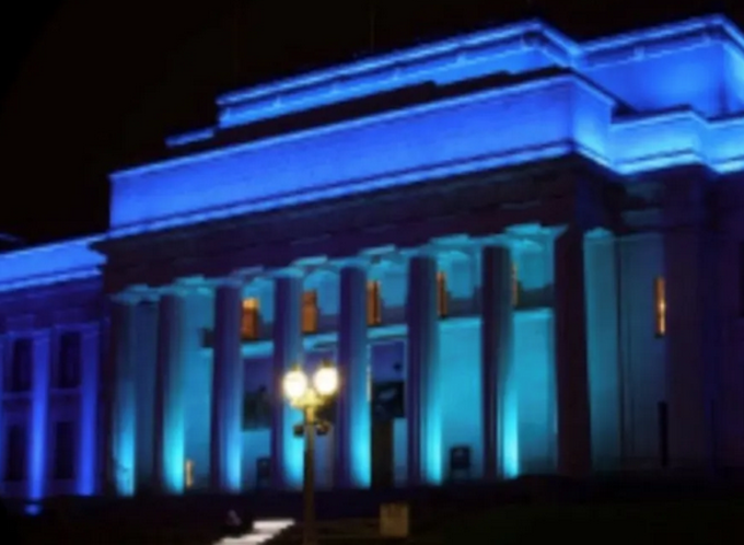 This image representing the Israeli flag colours appeared on Auckland Museum's Facebook and Instagram pages