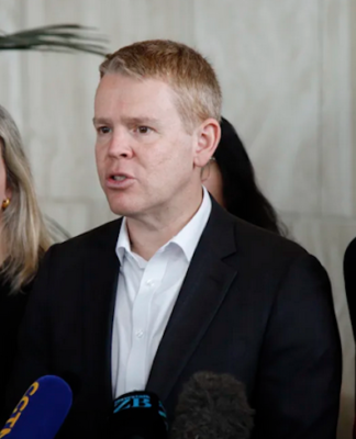 NZ election 2023: National’s support ‘overstated’ in close race, says Hipkins Labour leader Chris Hipkins on the campaign trail