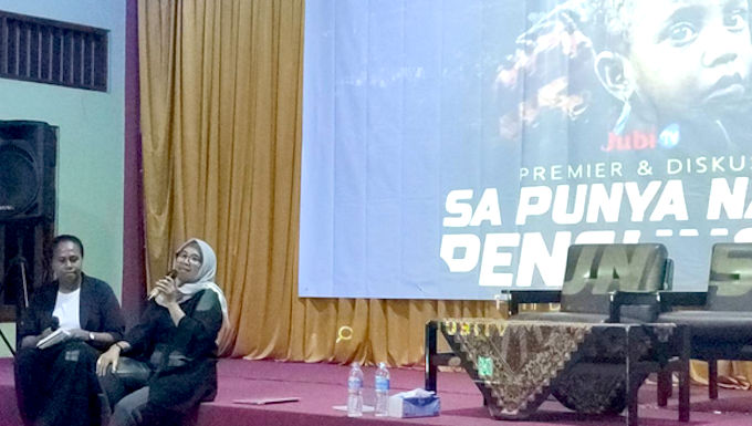 West Papua’s human rights issues under spotlight for Jubi film launch Latifah Anum Siregar, director of the Alliance for Democracy for Papua (right), speaks