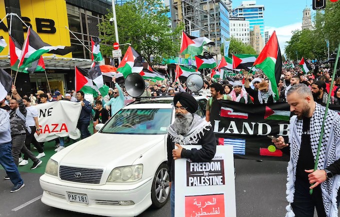 Solidarity with Palestine marchers in Auckland's Queen Street