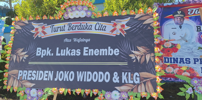 A floral tribute to the Enembe family from Indonesian President Joko Widodo