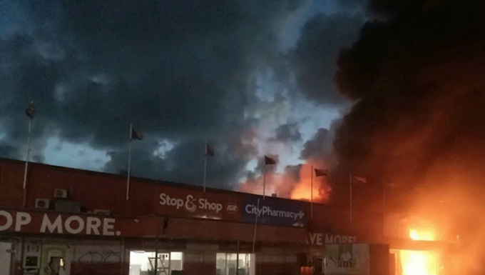 Rioting breaks out in Port Moresby as looters take advantage of a protest by the Papua New Guinea's police