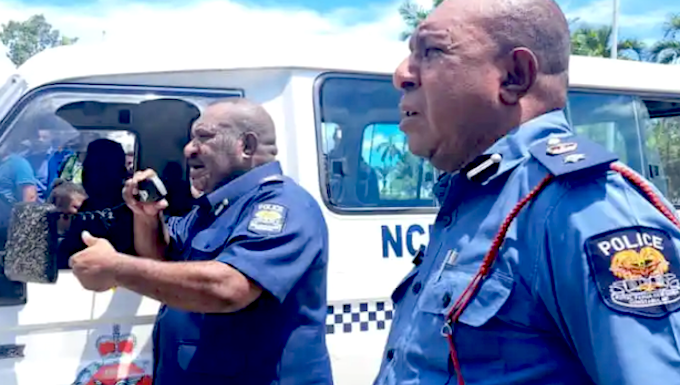 PNG police seek to regain control of the streets of Port Moresby