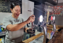 Sparkling kava being served at the Reload Bar