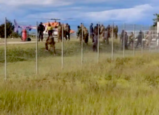 PNG security forces deployed in the Mount Sisa helicopter crew kidnapping incident