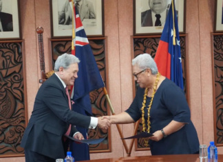 New Zealand Foreign Minister Winston Peters with Samoan Prime Minister Fiamē Naomi Mataʻafa