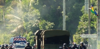 French security forces preparing to enter Saint Louis tribe area near the capital Nouméa 09April24