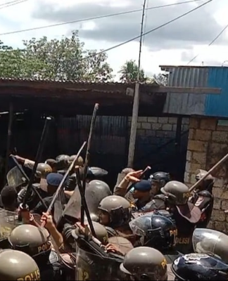 Sydney group slams ‘unjust’ Jakarta crackdown on Papuan torture protests Indonesian police disperse Papuan demonstrators at the gate of the Jayapura University of Science and Technology