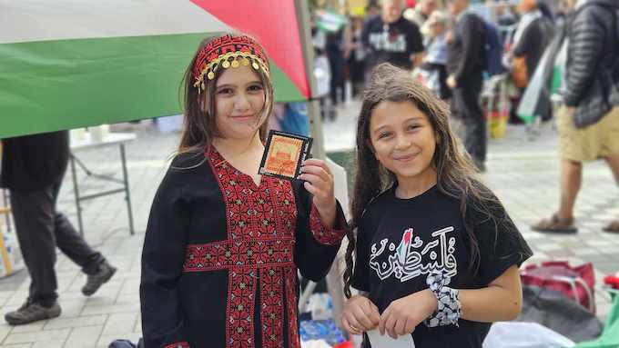 Palestinian children at today's Auckland rally