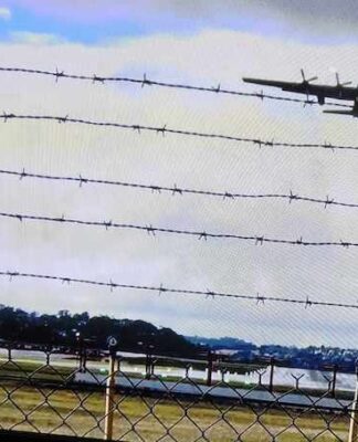 A NZ Defence Force Hercules flew to Nouméa's Magenta airport today