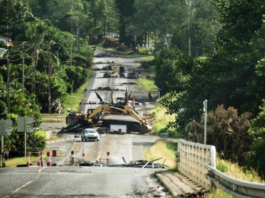 Kanak roadblocks on the highway to Nouméa's La Tontouta International Airport