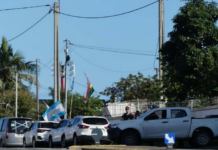 French police deployed at the Nouméa headquarters of the Caledonian Union in today's crackdown
