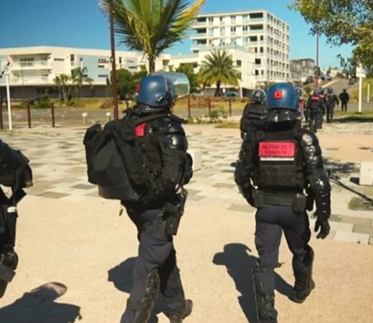 French gendarmes deployed in Dumbéa on June 24