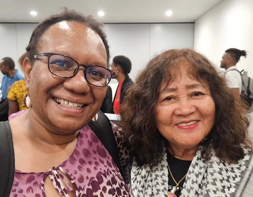 Rosa Moiwend and Asia Pacific Media Network's Del Abcede in Suva