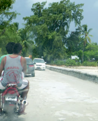 Kiribati elections . . . calm as polling begins