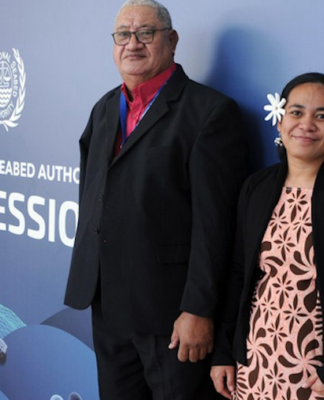 Tuvalu delegates Monise Laafai and Demi Afasene