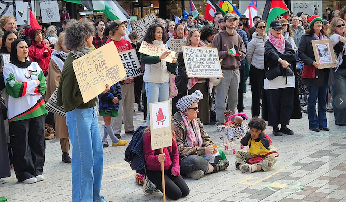 Auckland "Stop The War on Children" protesters in Te Komititanga Square 