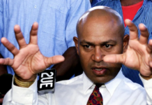 2000 coup leader George Speight announcing at Parliament House in Suva on May 28 that he planned to rule Fiji by decree