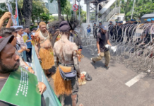 Indonesian security forces block Indigenous West Papuans protesting in Indonesia’s capital Jakarta against land seizures