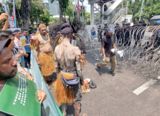 Indonesian security forces block Indigenous West Papuans protesting in Indonesia’s capital Jakarta against land seizures