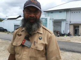 West Papuan activist Filep Karma while imprisoned in the Abepura jail