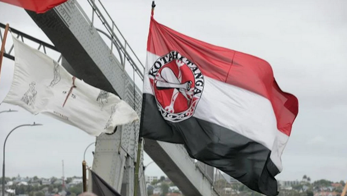 Thousands of people have streamed across the Auckland Harbour Bridge