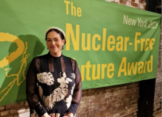 Hinamoeura Morgant-Cross received the Nuclear-free Future Award in New York on 28 November 2023