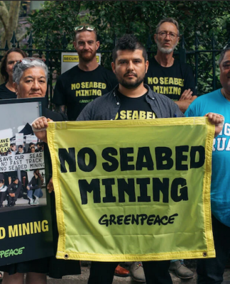 Greenpeace activists, along with representatives of Taranaki iwi Ngāti Ruanui, disrupted the annual general meeting of Manuka Resources