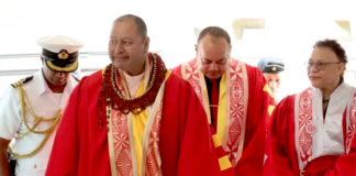 King Tupou VI (from left), outgoing Prime Minister Siaosi Sovaleni Hu'akavameiliku and interim vice-chancellor Dr Tangikina Steen