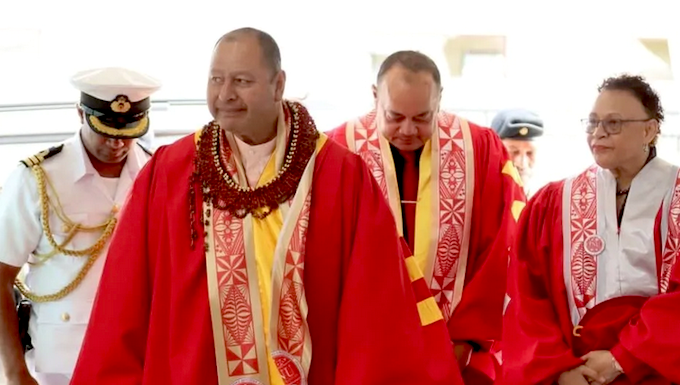 King Tupou VI (from left), outgoing Prime Minister Siaosi Sovaleni Hu'akavameiliku and interim vice-chancellor Dr Tangikina Steen