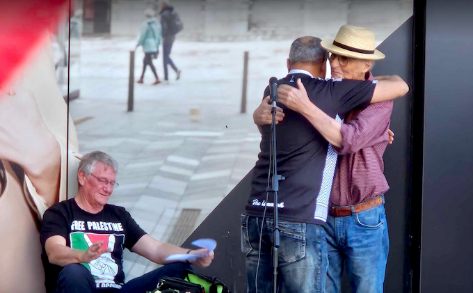 Kia Ora Gaza facilitator Roger Fowler (in hat)