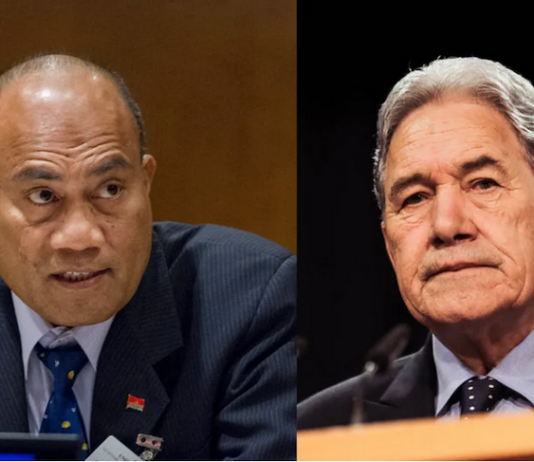 Kiribati President Taneti Maamau (left) and NZ Foreign Minister Winston Peters