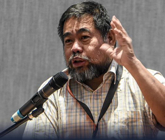 Filipino investigative journalist Manny "Bok" Mogato