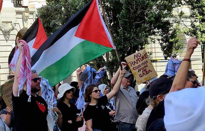 Protesters at today's Gaza ceasefire rally in Auckland today