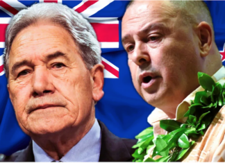 NZ Foreign Minister Winston Peters (left) and Cook Islands Prime Minister Mark Brown