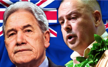 NZ Foreign Minister Winston Peters (left) and Cook Islands Prime Minister Mark Brown