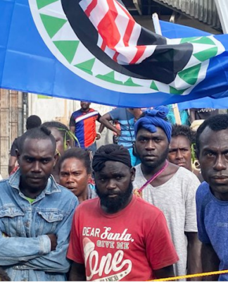 Top Pacific diplomats ready for direct talks on Bougainville independence People waiting to vote in Bougainville’s capital Buka during the referendum on independence in 2019