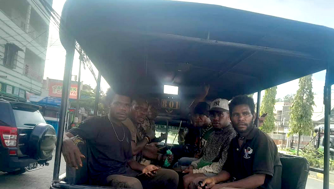 Indonesian police arrest the "Sentani 12" activists