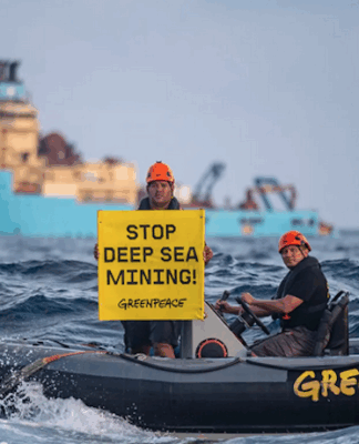 Trump signs ‘deeply dangerous’ order to fast-track deep sea mining Greenpeace International activists display a banner in front of the Maersk Launcher