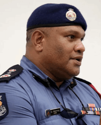 PNG police authorised to use lethal force with ‘domestic terrorist’ kidnappers as one hostage escapes PNG Police Commissioner David Manning