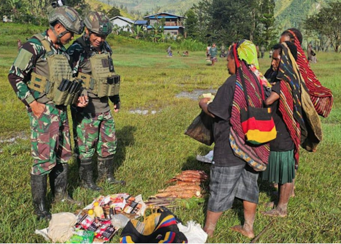 Indon soldiers RNZ 680wide Indonesian Navy (TNI AL) Mobile Yonif 1 Marine Task Force for Indonesian-PNG Border Security soldiers