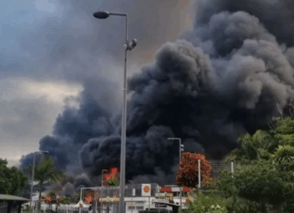 Flames and a column of smoke in New Caledonia's capital Nouméa during 2024 riots