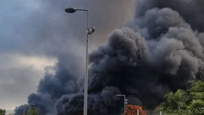 Flames and a column of smoke in New Caledonia's capital Nouméa during 2024 riots