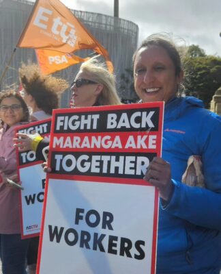 Fight back together for health workers