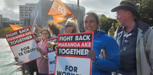 Fight back together for health workers